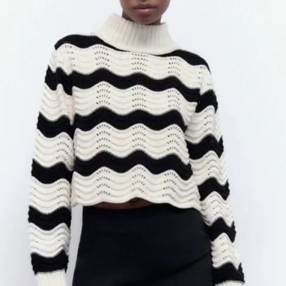 Zara Striped Mock Neck Cropped Sweater Size Large - Picture 1 of 4